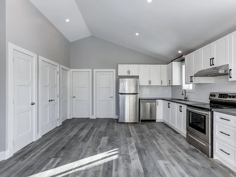493 Gill St #MF — Photo 10