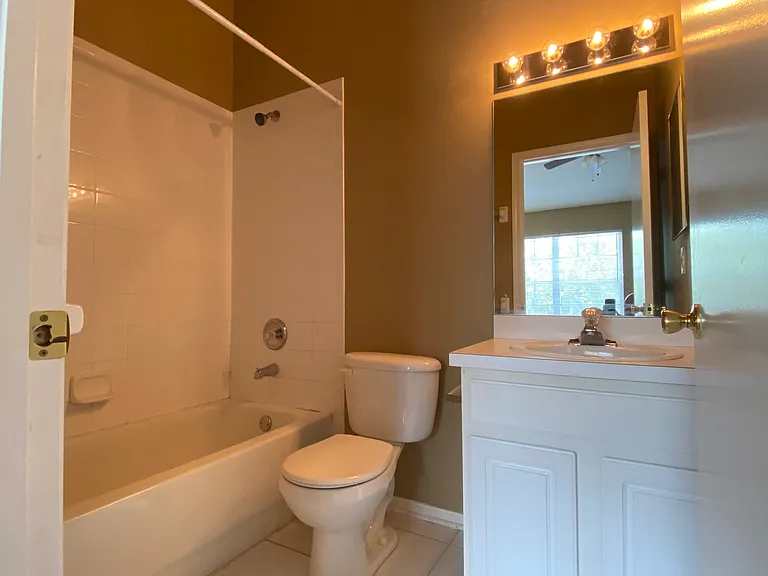 1309 Throckmorton Dr — Photo 10