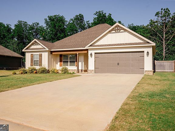 3rd image of 406 New Hope Dr