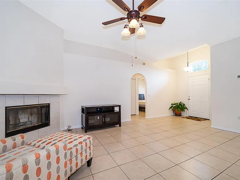 63 Jett Loop — Photo 7