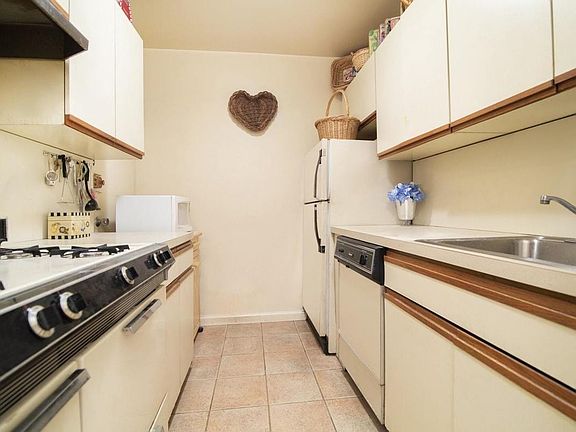 5th image of 1175 York Ave APT 4F