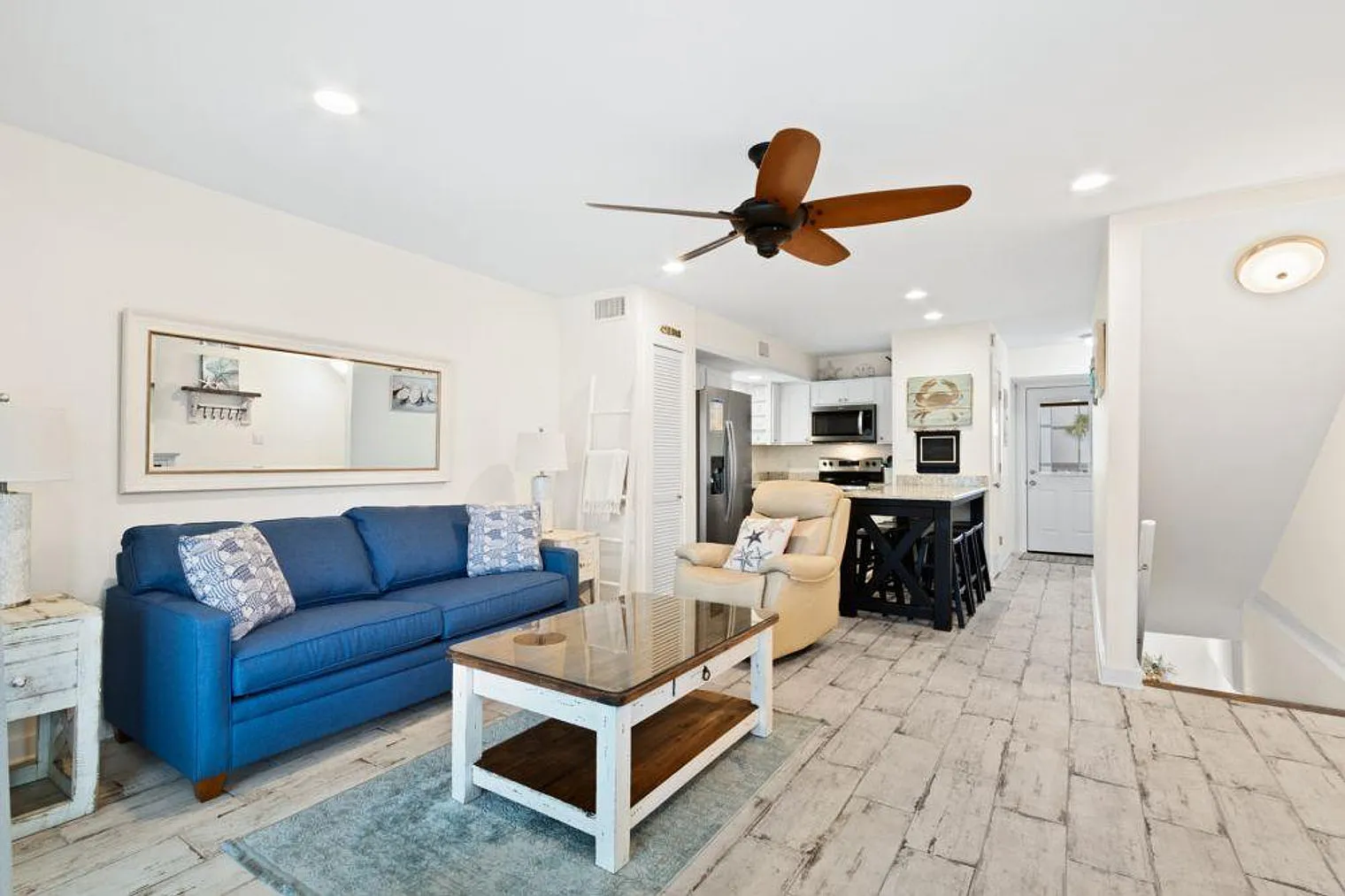 2 bed, 3.0 bath, 990 sqft, $3,169 — Photo 3