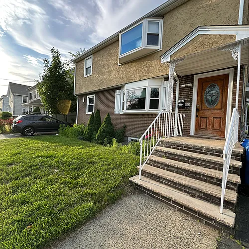 183 Grove St Photo 1