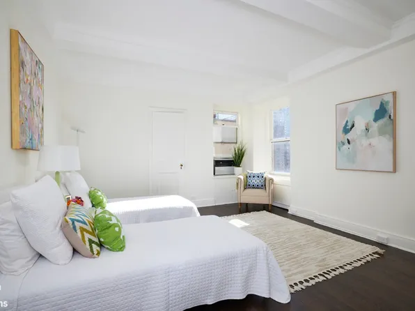 320 East 72nd Street image 6 of 10