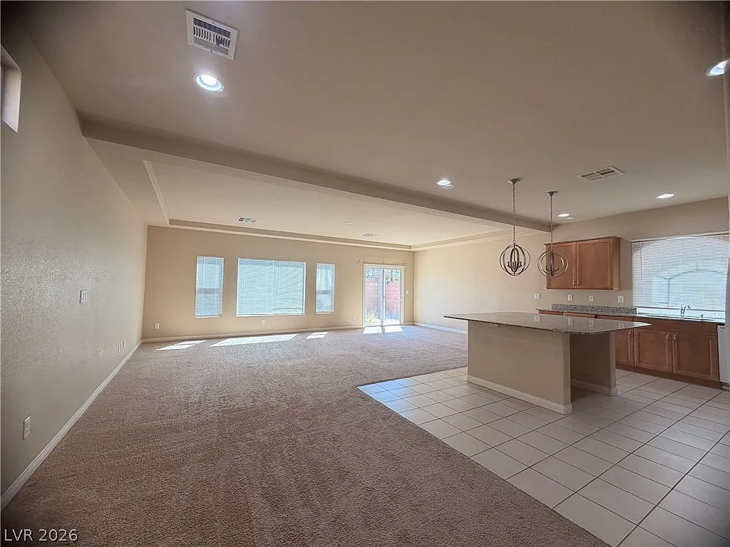 4 bed, 2.5 bath, 2277 sqft, $2,500 — Photo 4
