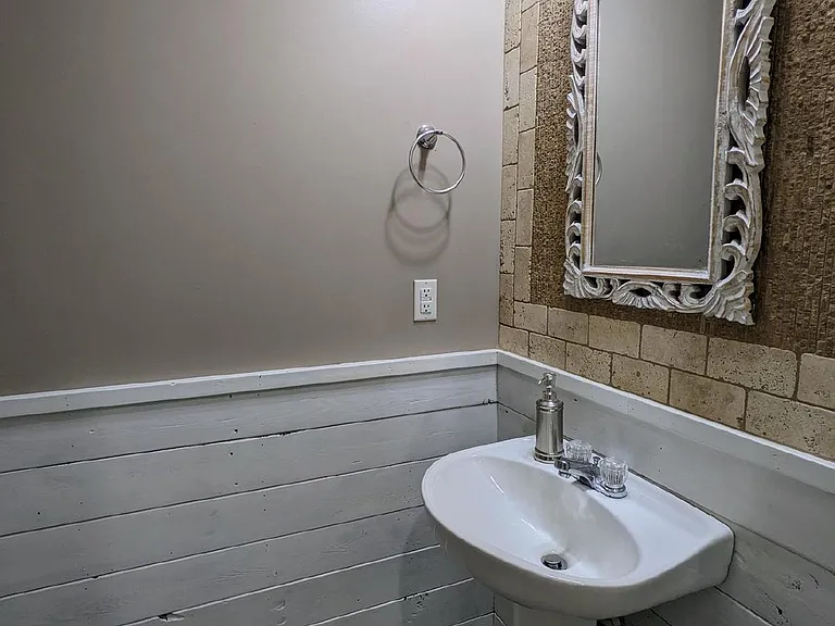 137 Greystone Blvd — Photo 10