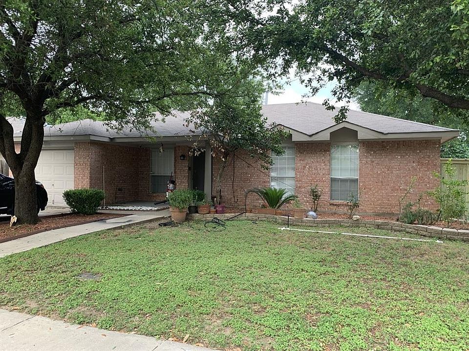 1st image of 903 Vecinos Blvd