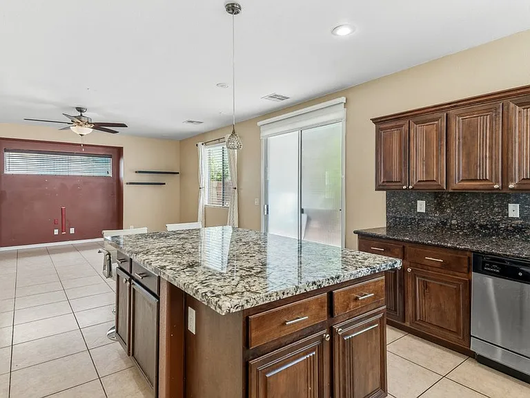 527 Newberry Springs Dr — Photo 14