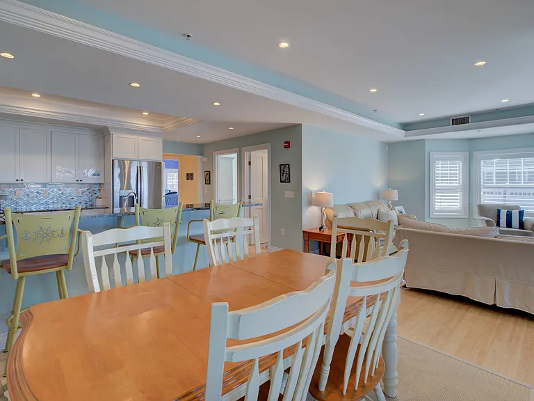 124 Bay St #R2 — Photo 19