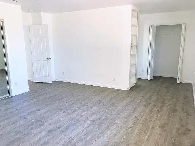 11768 Shadowglen Rd — Photo 11