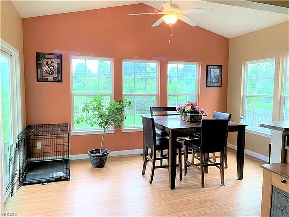 5th image of 1852 Spruce Ln