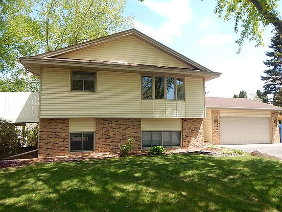 2nd image of 32XX Everest Ln N