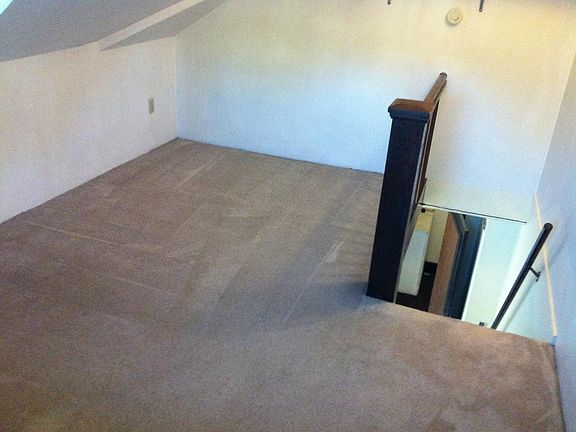 5th image of 4210 12th Ave NE APT E