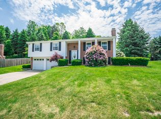 4 Pheasant Run Dr, Export, PA 15632
