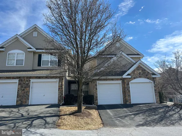 1008 Country Ln, Morgantown, PA 19543