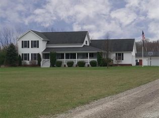 5267 Davis Rd, Saint Clair, MI 48079