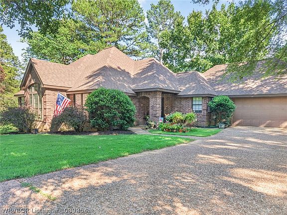 3rd image of 1608 Ridgeview Dr
