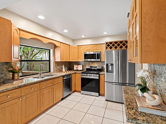 5th image of 11651 NW 39th Street