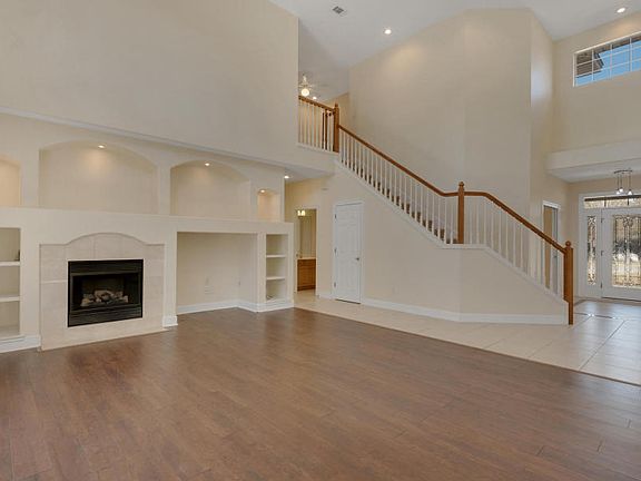 5th image of 207 Emmett Dr