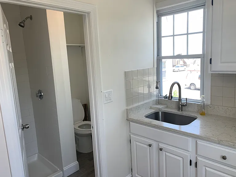 515A Washington St #8 — Photo 2