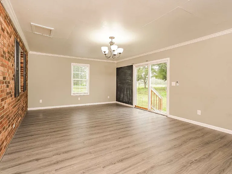 717 Milling Rd — Photo 7