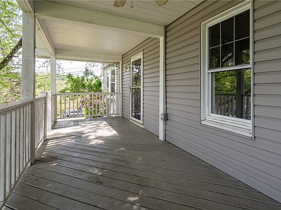 3rd image of 323 Idlewood Rd