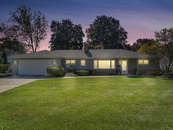 4th image of 406 E Hawthorne Blvd