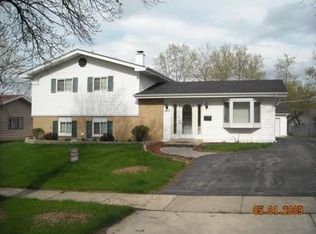 1475 Dennison Rd, Hoffman Estates, IL 60169