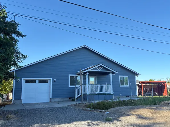 114 Paschke Ln, Wapato, WA 98951