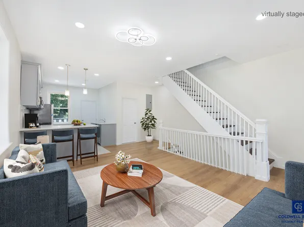 490 Van Duzer Street image 9 of 22