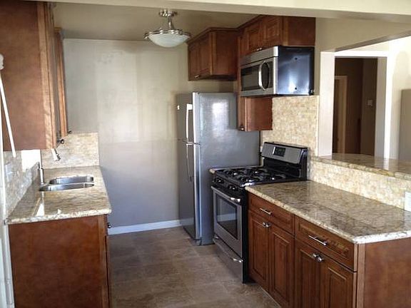 5th image of 308 Marguerite Avenue #Triplex