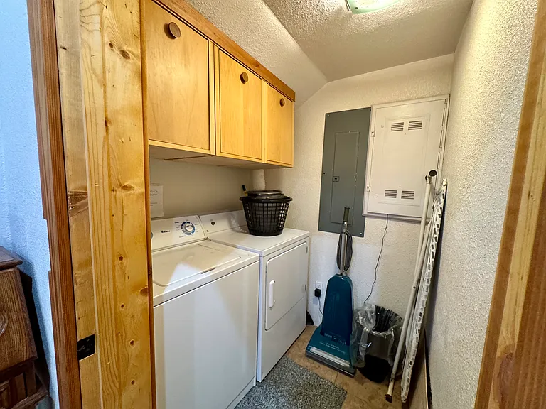 650 Hidden Valley Rd — Photo 13