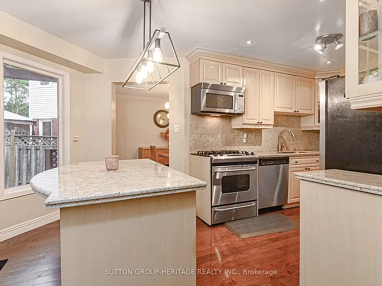 209 Bassett Blvd — Photo 14