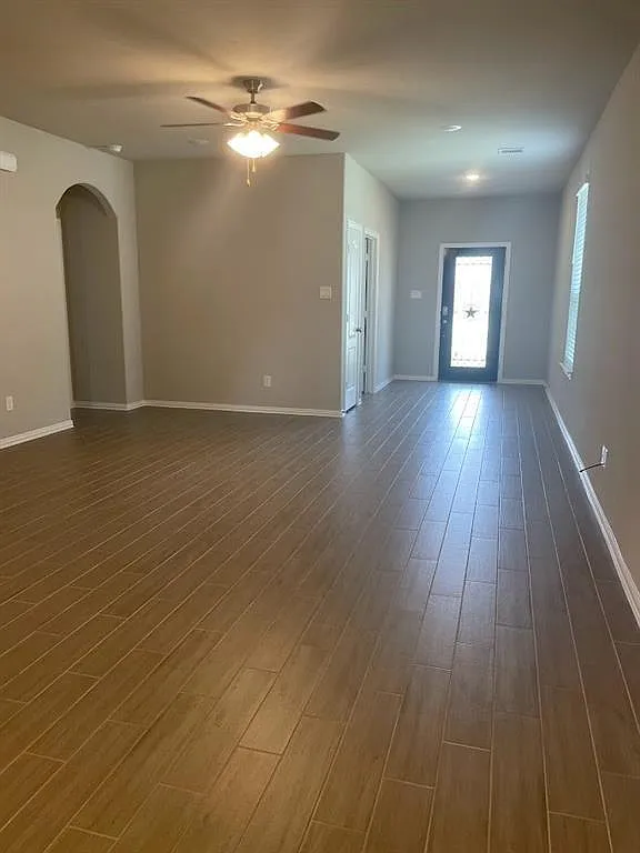3 bed, 2.0 bath, 1602 sqft, $2,150 — Photo 3