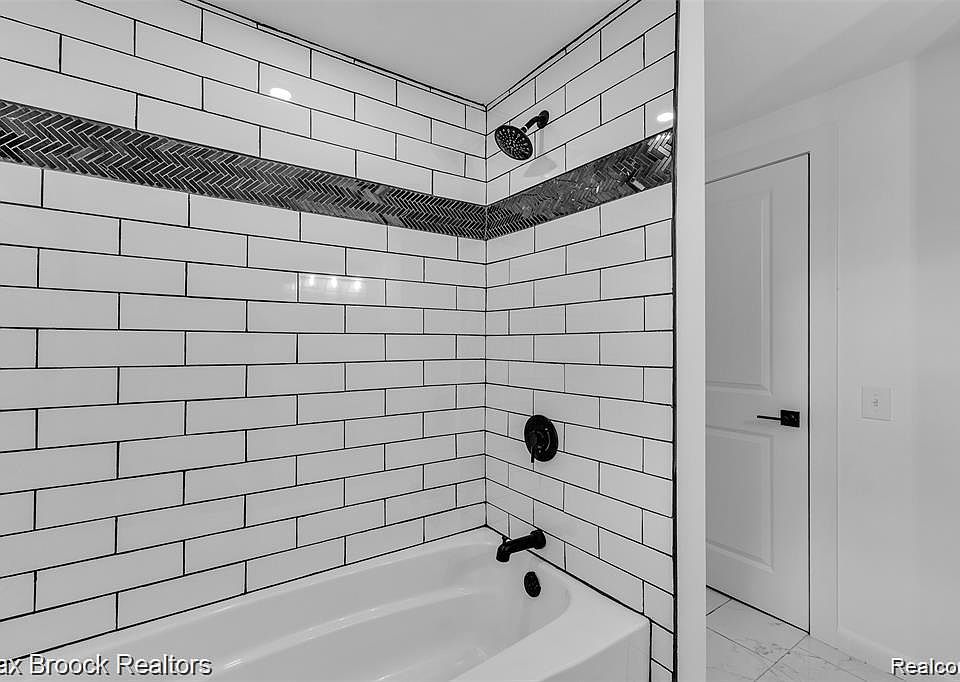 7244 Lahser Rd, photo 16