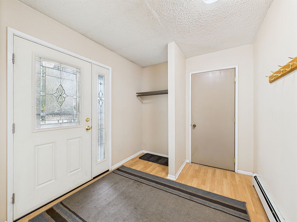 1st image of 114 Hickory Dr #1