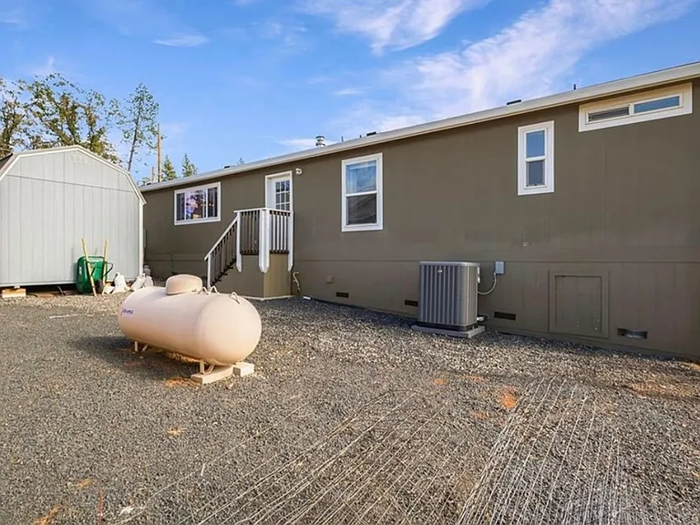 918 Deer Creek Ln — Photo 16