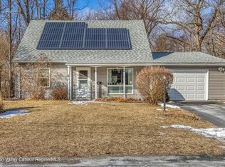 23 Edgewood Dr, Saugerties, NY 12477