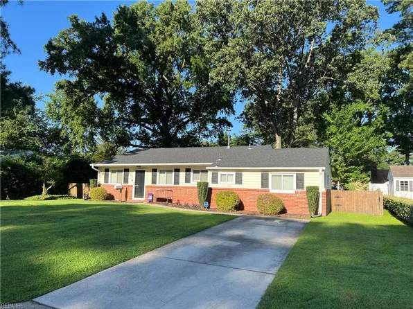 437 Mango Dr, Virginia Beach, VA 23452
