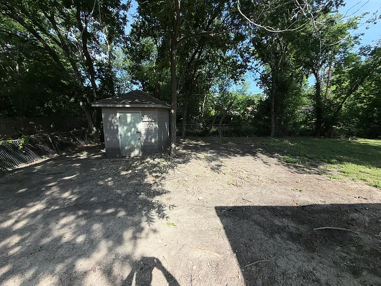 1308 S 6th St — Photo 14