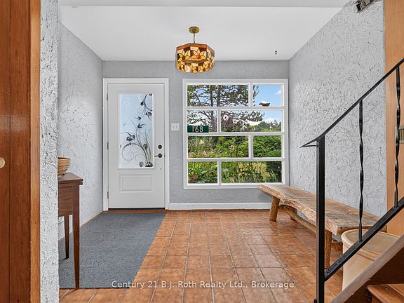 4th image of 168 Albert St N