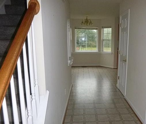 5th image of 928 Triple Oak Ct