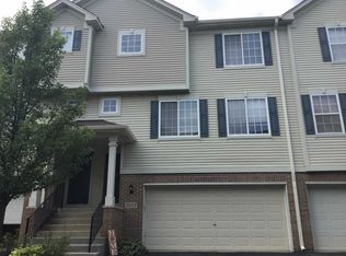 1853 Indian Hill Ln, Aurora, IL 60503