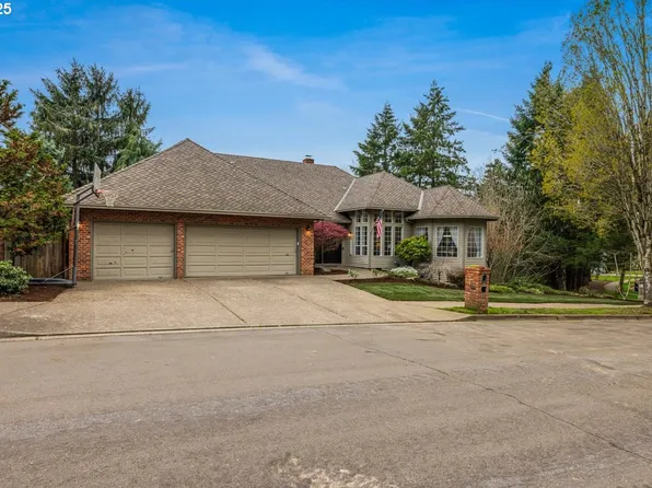 22000 SW Hedges Dr, Tualatin, OR 97062