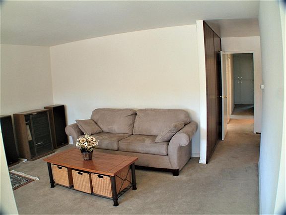 4th image of 3041 Mark Ave