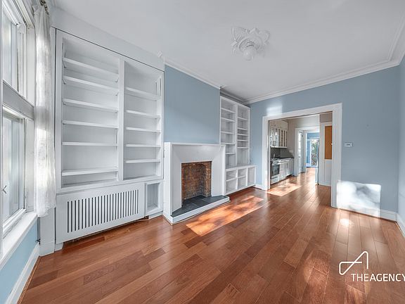 4th image of 229 27th St #1