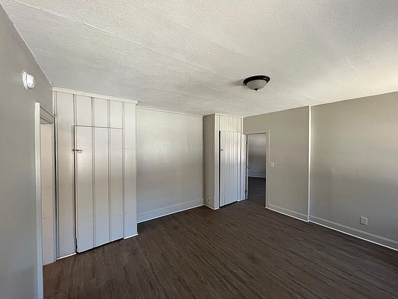 2nd image of 1046 Murdoch Ave #6