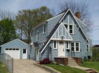 912 Cooper Ave, Lansing, MI 48910