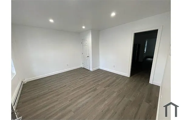 Building Photo - 23 Jones Pl #1