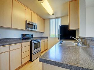 14611 Vincennes St #209, Panorama City, CA 91402